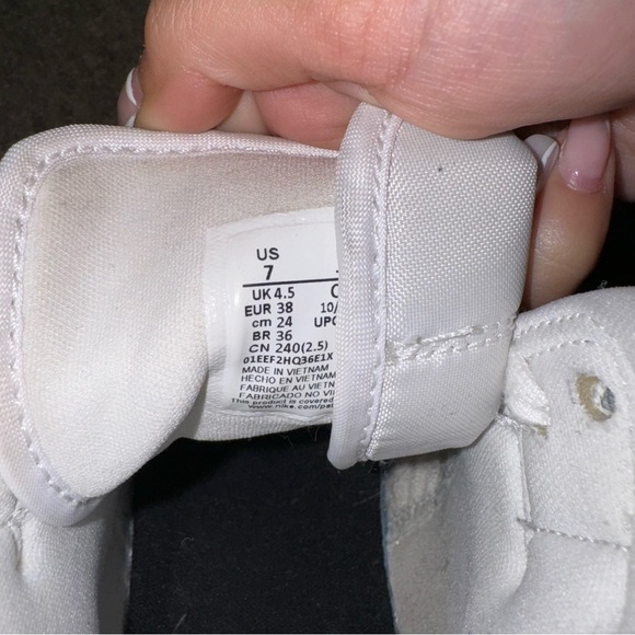 Jordan 1 Mid Iridescent Reflective Shoes - Picture 4 of 8